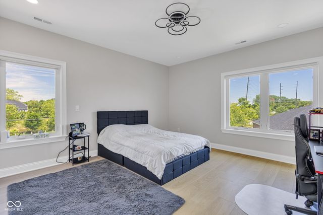 3687 W 121st, Zionsville, IN 46077