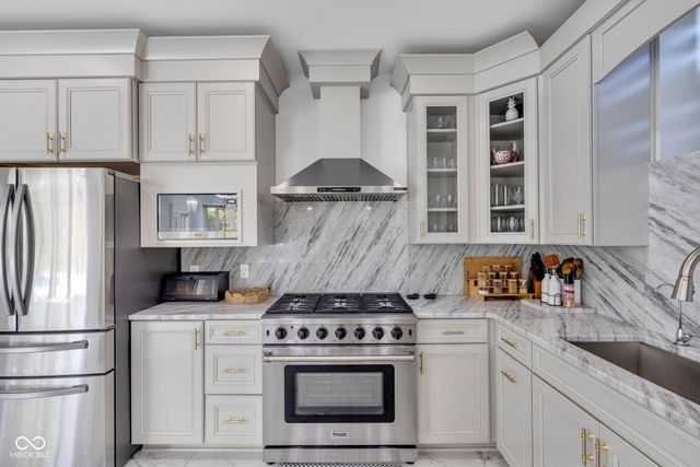 3687 W 121st, Zionsville, IN 46077