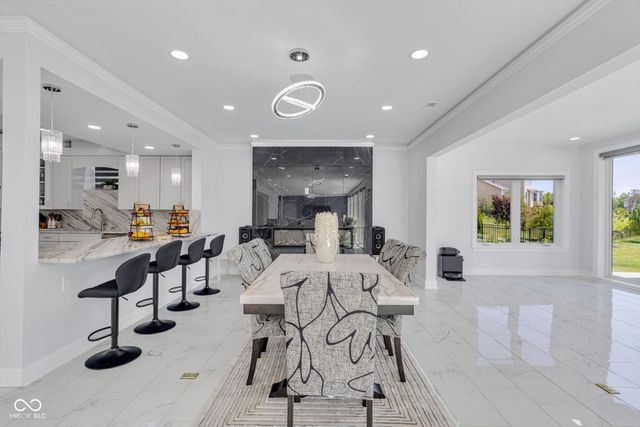 3687 W 121st, Zionsville, IN 46077