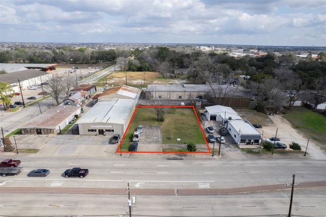 2107 N Main Street, Pearland, TX 77581