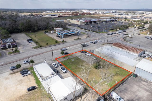 2107 N Main Street, Pearland, TX 77581