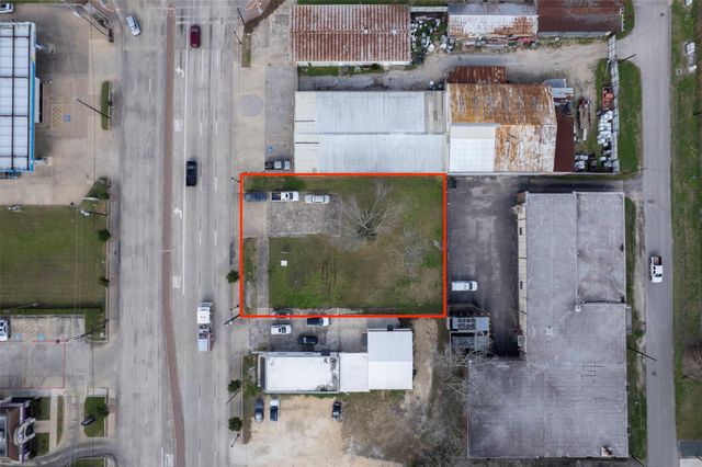 2107 N Main Street, Pearland, TX 77581