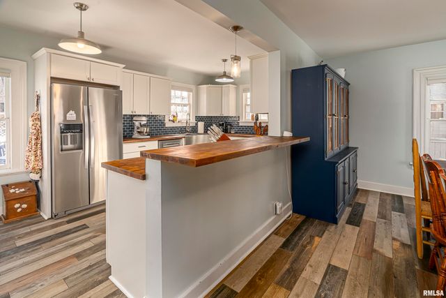 509 W MAIN Street, Carbondale, IL 62901