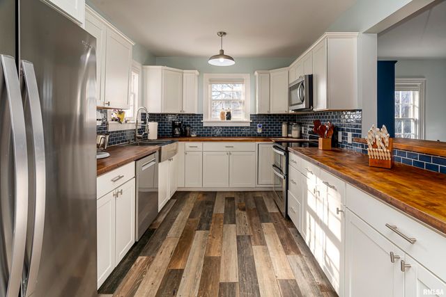 509 W MAIN Street, Carbondale, IL 62901