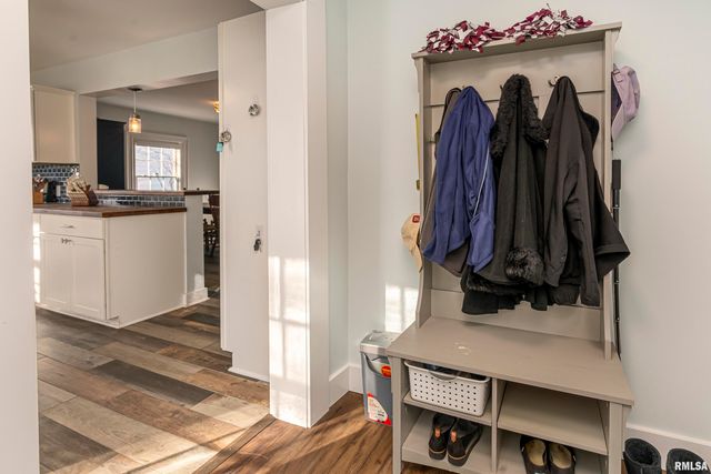 509 W MAIN Street, Carbondale, IL 62901