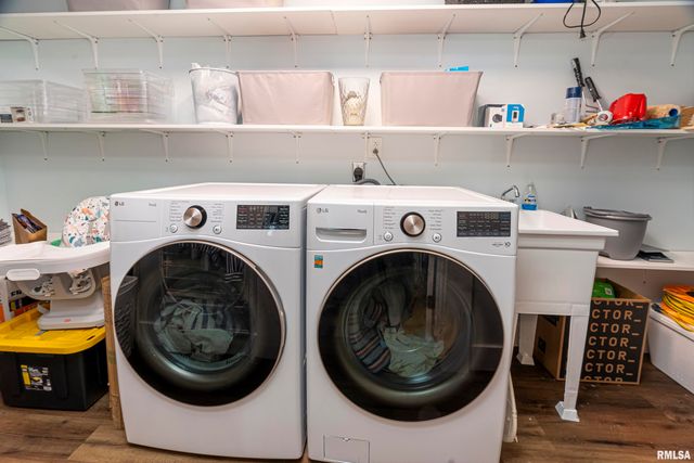 509 W MAIN Street, Carbondale, IL 62901