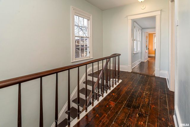 509 W MAIN Street, Carbondale, IL 62901