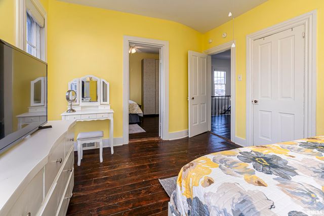 509 W MAIN Street, Carbondale, IL 62901