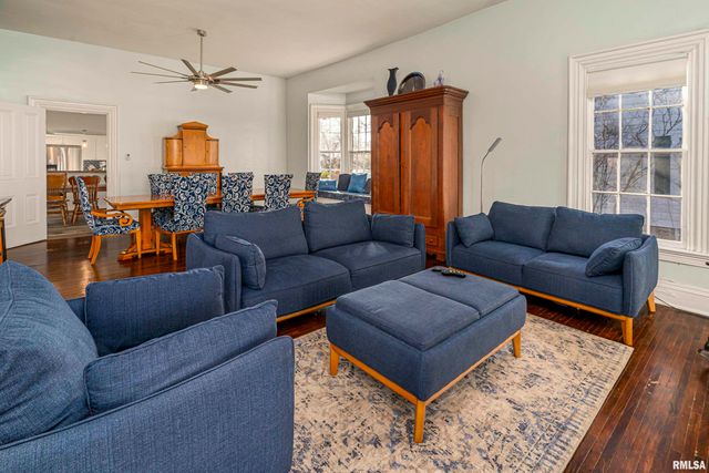 509 W MAIN Street, Carbondale, IL 62901