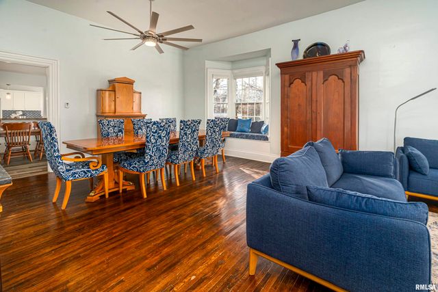 509 W MAIN Street, Carbondale, IL 62901