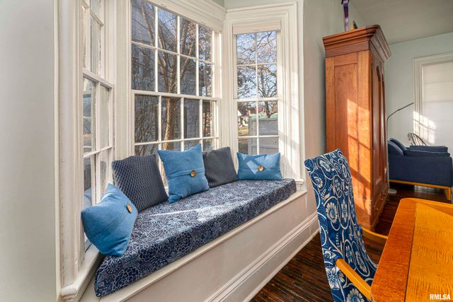 509 W MAIN Street, Carbondale, IL 62901