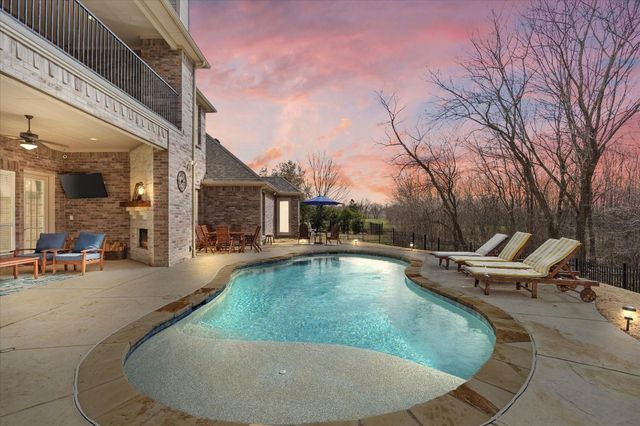 6 Waters Edge Court, Heath, TX 75032