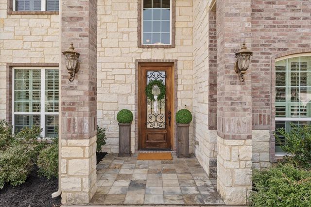 6 Waters Edge Court, Heath, TX 75032