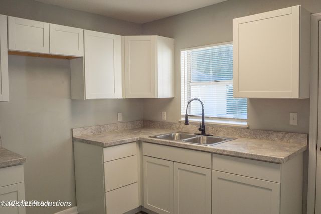 8120 RAMSGATE Road, Jacksonville, FL 32208