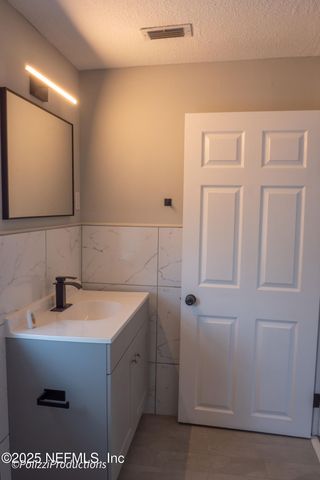 8120 RAMSGATE Road, Jacksonville, FL 32208