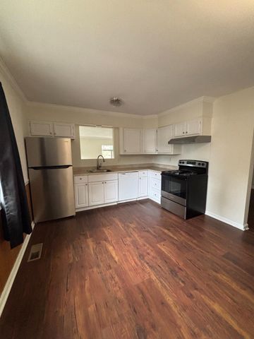 203 W BOWEN ST, Remington, VA 22734