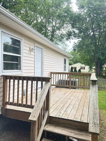 203 W BOWEN ST, Remington, VA 22734