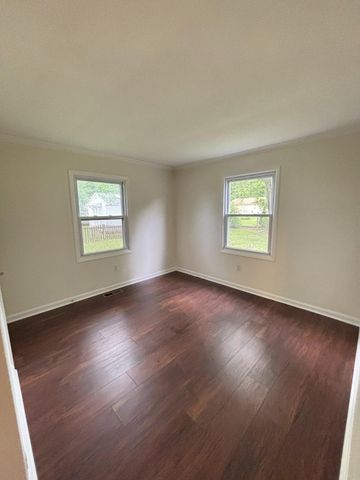 203 W BOWEN ST, Remington, VA 22734