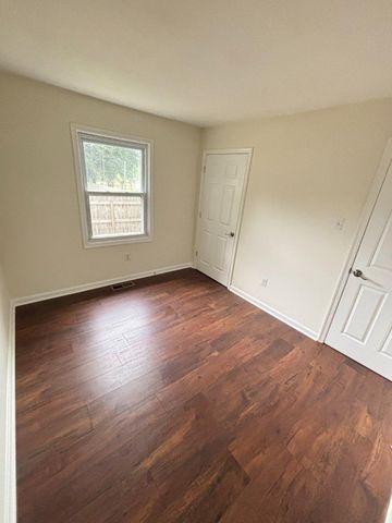 203 W BOWEN ST, Remington, VA 22734