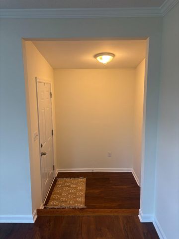 203 W BOWEN ST, Remington, VA 22734
