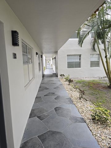 215 E NORMANDY E 215, Delray Beach, FL 33484