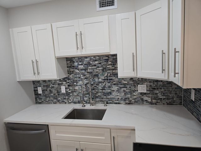 215 E NORMANDY E 215, Delray Beach, FL 33484