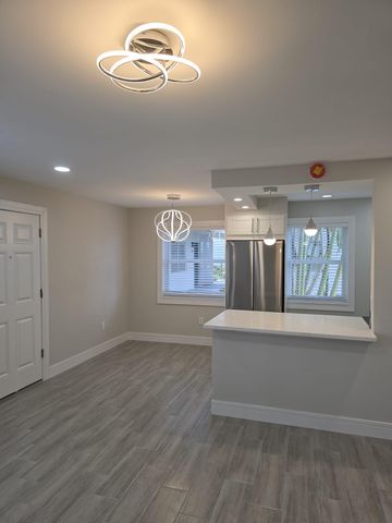 215 E NORMANDY E 215, Delray Beach, FL 33484