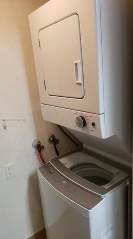 200 Lakeview Dr 313, Weston, FL 33326