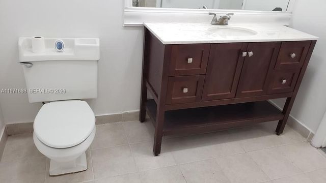 200 Lakeview Dr 313, Weston, FL 33326