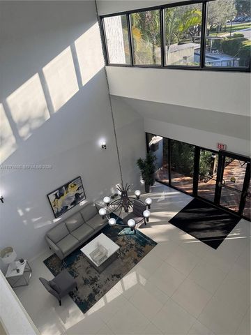 200 Lakeview Dr 313, Weston, FL 33326