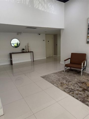 200 Lakeview Dr 313, Weston, FL 33326