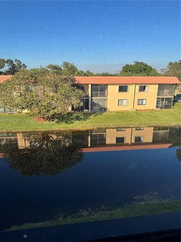 200 Lakeview Dr 313, Weston, FL 33326