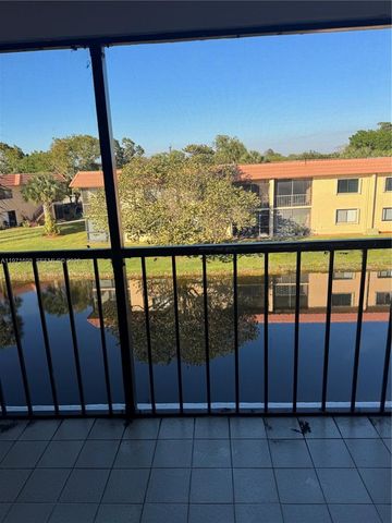 200 Lakeview Dr 313, Weston, FL 33326
