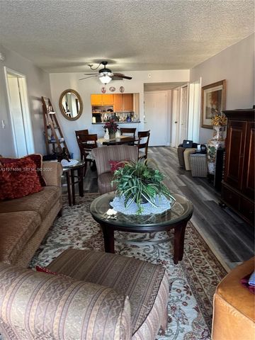 200 Lakeview Dr 313, Weston, FL 33326