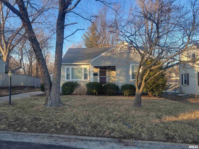 221 W BARRINGTON Road, Peoria, IL 61614