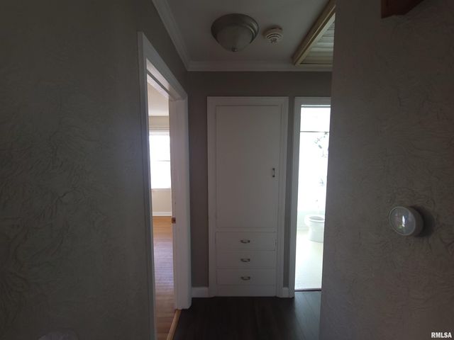 221 W BARRINGTON Road, Peoria, IL 61614