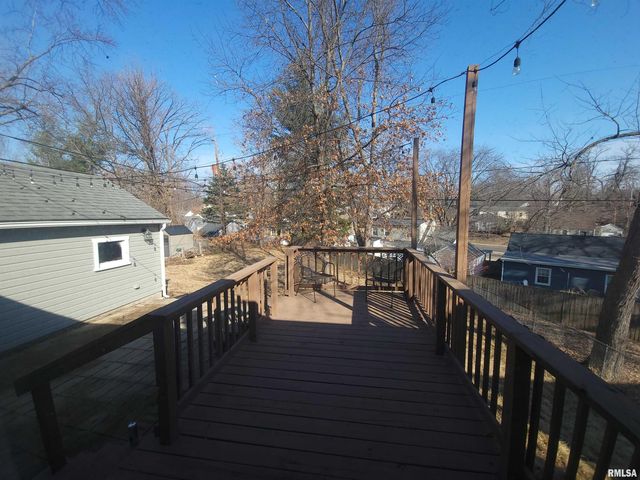 221 W BARRINGTON Road, Peoria, IL 61614