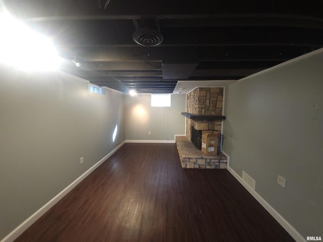 221 W BARRINGTON Road, Peoria, IL 61614