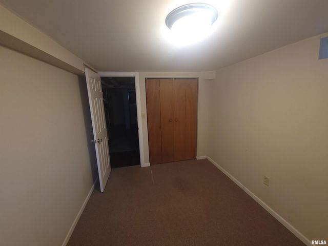 221 W BARRINGTON Road, Peoria, IL 61614