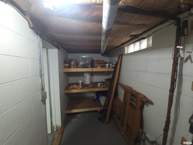 221 W BARRINGTON Road, Peoria, IL 61614