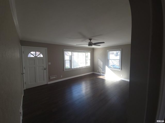 221 W BARRINGTON Road, Peoria, IL 61614