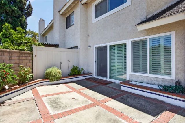 5041 E Almond Avenue East 5, Orange, CA 92869