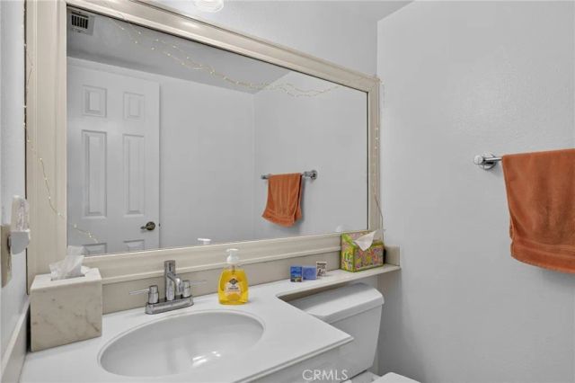 5041 E Almond Avenue East 5, Orange, CA 92869
