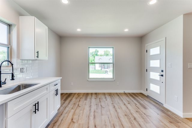 1104 E Mulkey Street, Fort Worth, TX 76104