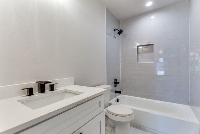 1104 E Mulkey Street, Fort Worth, TX 76104