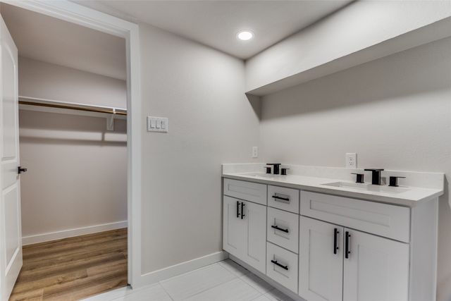 1104 E Mulkey Street, Fort Worth, TX 76104