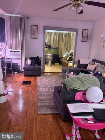 5035 F ST, Philadelphia, PA 19124