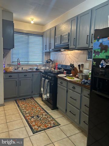 5035 F ST, Philadelphia, PA 19124