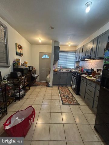 5035 F ST, Philadelphia, PA 19124
