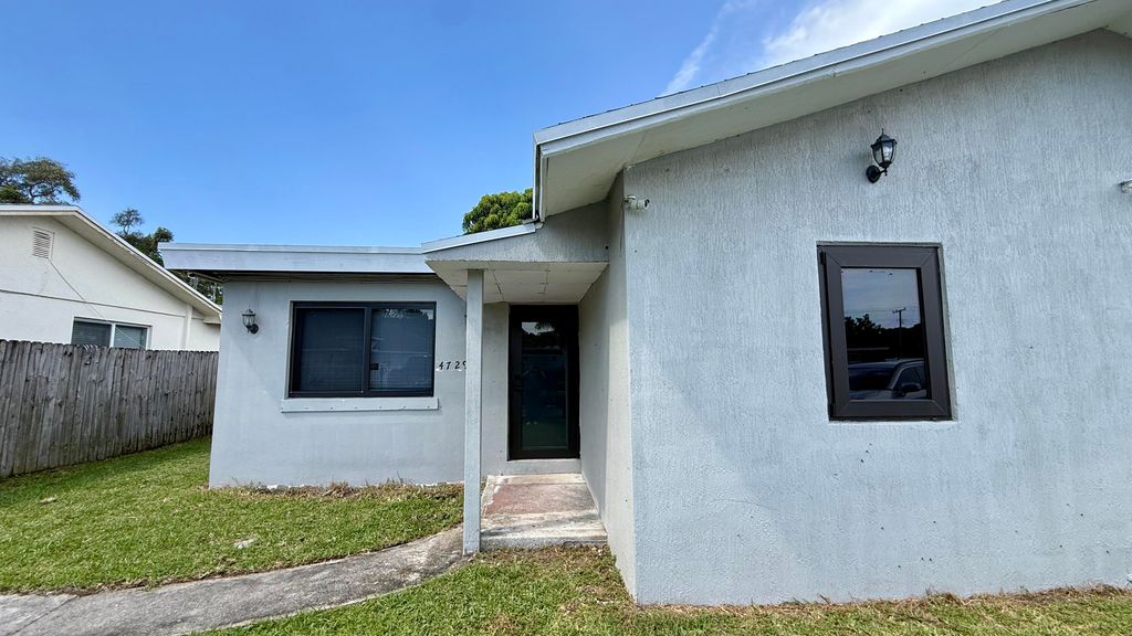 4729 Myrtle Lane, West Palm Beach, FL 33417